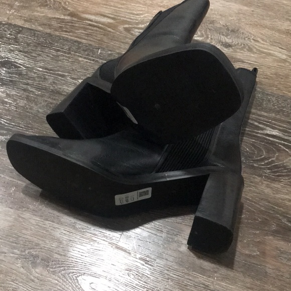 ASOS 3 inch ankle boots 8 inches tall with elastic insets on side.NWOT - Picture 4 of 4